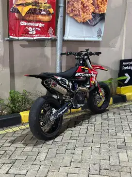 Husqvarna 450 supermoto