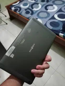 Advan Vanbook W100