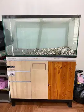 Akuarium dan lemari cabinet