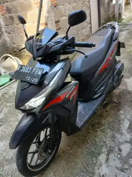Vario led 125 hitam