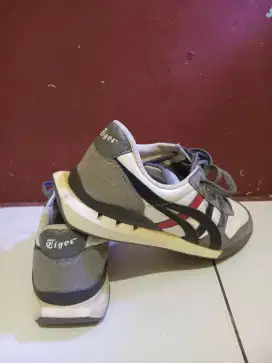 Sepatu onitsuka tiger