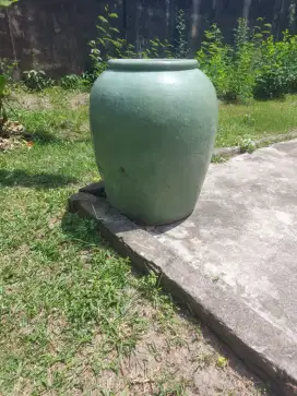 2Guci antik uk besar