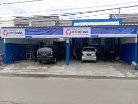 Di cari mekanik mobil
