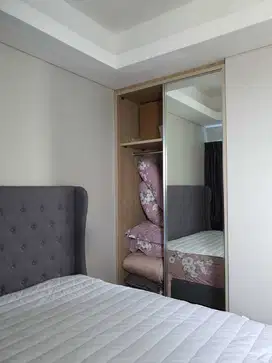 Disewakan Apartemen Puri Mansion 1BR Fully Furnish View Pool, Jakbar