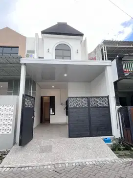 Rumah 2 lantai lokasi strategis