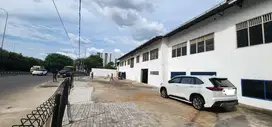 Gudang Strategis! Di Jakarta Barat, di Jl. Lingkar Luar. Luas 1000 m2
