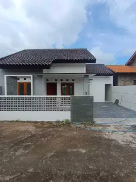 RUMAH BARU FRESH CANTIK - HARGA EKONOMIS SIAP HUNI DI CATUR HARJO