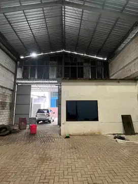 Gudang Siap Huni Strategis Ada Kantor Kedinding Tengah Surabaya