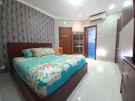 Lantai Rendah, Dijual Cepat 2BR+1 Furnish Royal Mediterania Residences