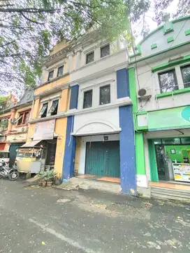 Ruko 3 lantai taman royal tangerang