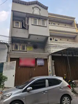 RUMAH PADEMANGAN