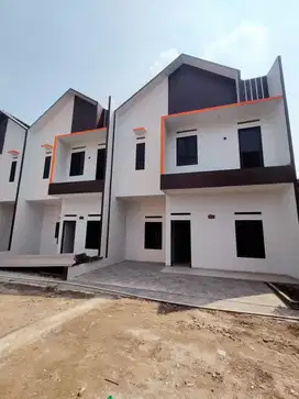 Rumah 2 lantai cash dan KPR tersedia