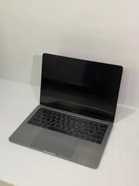Jual MacBook Pro 2017 13-inch 256GB Mulus