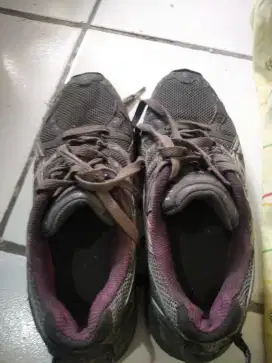 Sepatu asics size 40,5