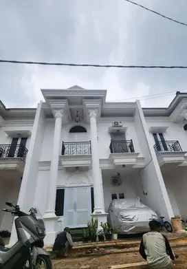 Rumah Klasik Siap Hun di Lapangan Tembak Dekat Toll LRT Cibubur