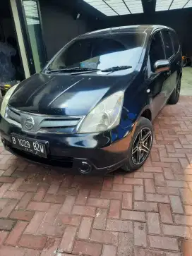 Grand livina SV matic 2012 jual cepat