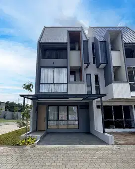 Dijual Townhouse Mewah 3 Lantai di Fatmawati, Siap Huni, Harga Menarik