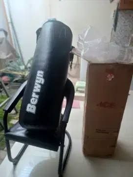 Samsak tinju Berwyn