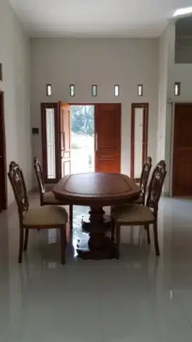 Dijual Meja makan set kursi 4pcs