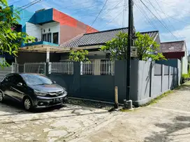 Rumah Hoek Di Perumahan Taman Pagelaran Ciomas