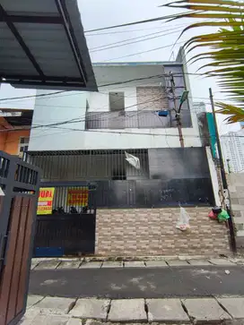 Rumah 2 Lantai Cck Kost Di jl Gg manggis Tanjung Duren Jakarta Barat