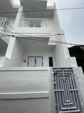 Dijual Rumah Baru 2 Lantai Akses Jalan Motor Di Pramuka