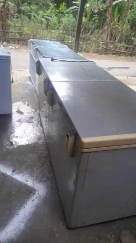 Unit freezer box kapasitas 600 lt dingin bagus