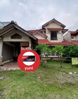 Rumah boulevard strategis butuh renovasi  kota wisata cibubur