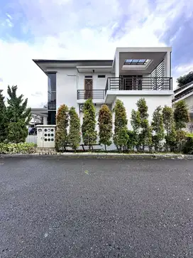 Rumah di Jatiwarna Sangat Siap Huni Strategis di Green Park Residence