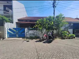 RUMAH LAMA TENGAH KOTA Jl ANGGREK  PEKUNDEN SEMARANG TENGAH
