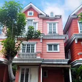 Dijual Cepat Rumah Siap Huni 3 Lantai Cluster Omaha Gading Serpong