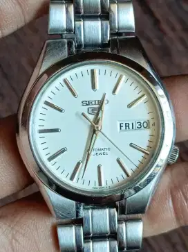 Jam Tangan Seiko 5 Dengan Dial SNKL41K1