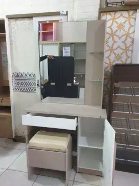 Sale Meja Rias Cermin Model Minimalis Terbaru Warna Cream