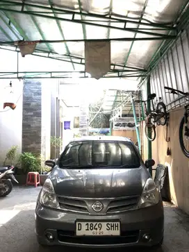 DP9JT nissan grand livina SV matic 2012