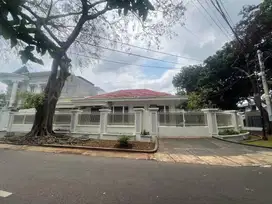 Disewakan Rumah Unfurnish Di Kebayoran Baru, Jakarta Selatan