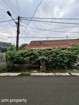 Dijual Rumah Lama Hitung Tanah di Bendungan Hilir Jakarta Pusat