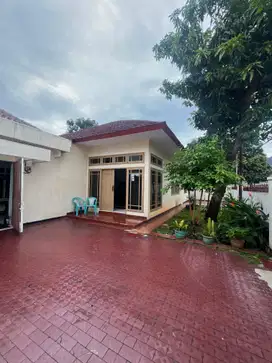 Dijual Rumah Asri Area Strategis di Rawamangun, Jakarta Timur