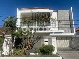 Rumah Mewah Jemursari Timur Surabaya 2 Lantai Hadap Barat