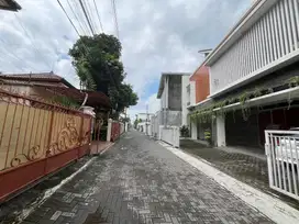 TANAH SELANGKAH UGM DIJUAL CEPAT AKSES MOBIL DI POGUNG