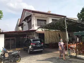 Rumah di Petukangan Pesanggrahan  Lokasi Strategis Pinggir Jalan Raya