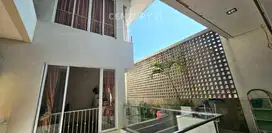 Rumah 3 Lantai Dengan Kolam Renang Di Cluster Bintaro 6402