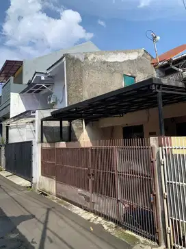 Disewakan rumah tinggal di Pondok kelapa