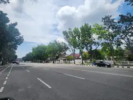 Tanah di kawasan Ring 1 Riau, dekat Rumah dinas Gubernur Riau.