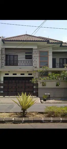 Rumah 2 Lantai Nyaman Terawat di Batununggal Indah Bandung