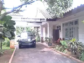 Rumah Clasik Luas Area Kantoraan SCBD di Jl Tulodong Senayan Jaksel