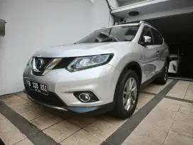 Nisan Xtrail 2015  2.5cc  metic Silver