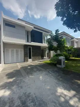 Rumah 2 LT 12x25 di Cluster Akasia Suvarna Sutera Tangerang 1K900048