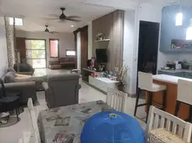 Rumah Cantik 2,5 Lantai semi furnish Nusaloka BSD