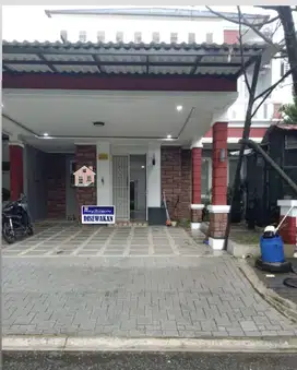 Disewakan Semi Furnished Luas Kota Wisata Cibubur