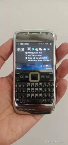 Nokia  E71 stainless steel